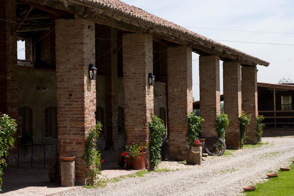 Agriturismo Fiamberta Bed & Breakfast Certosa di Pavia Exterior photo