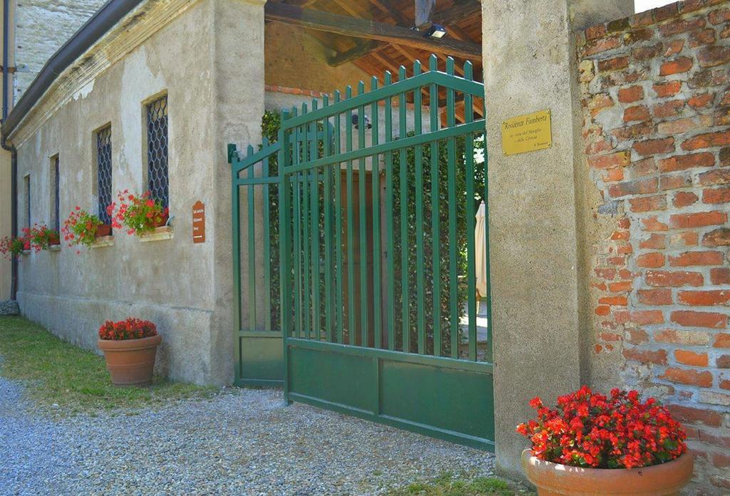 Agriturismo Fiamberta Bed & Breakfast Certosa di Pavia Exterior photo