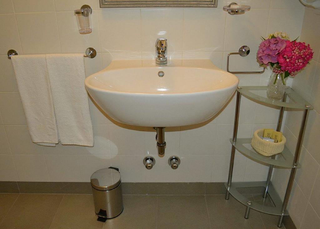 Agriturismo Fiamberta Bed & Breakfast Certosa di Pavia Exterior photo