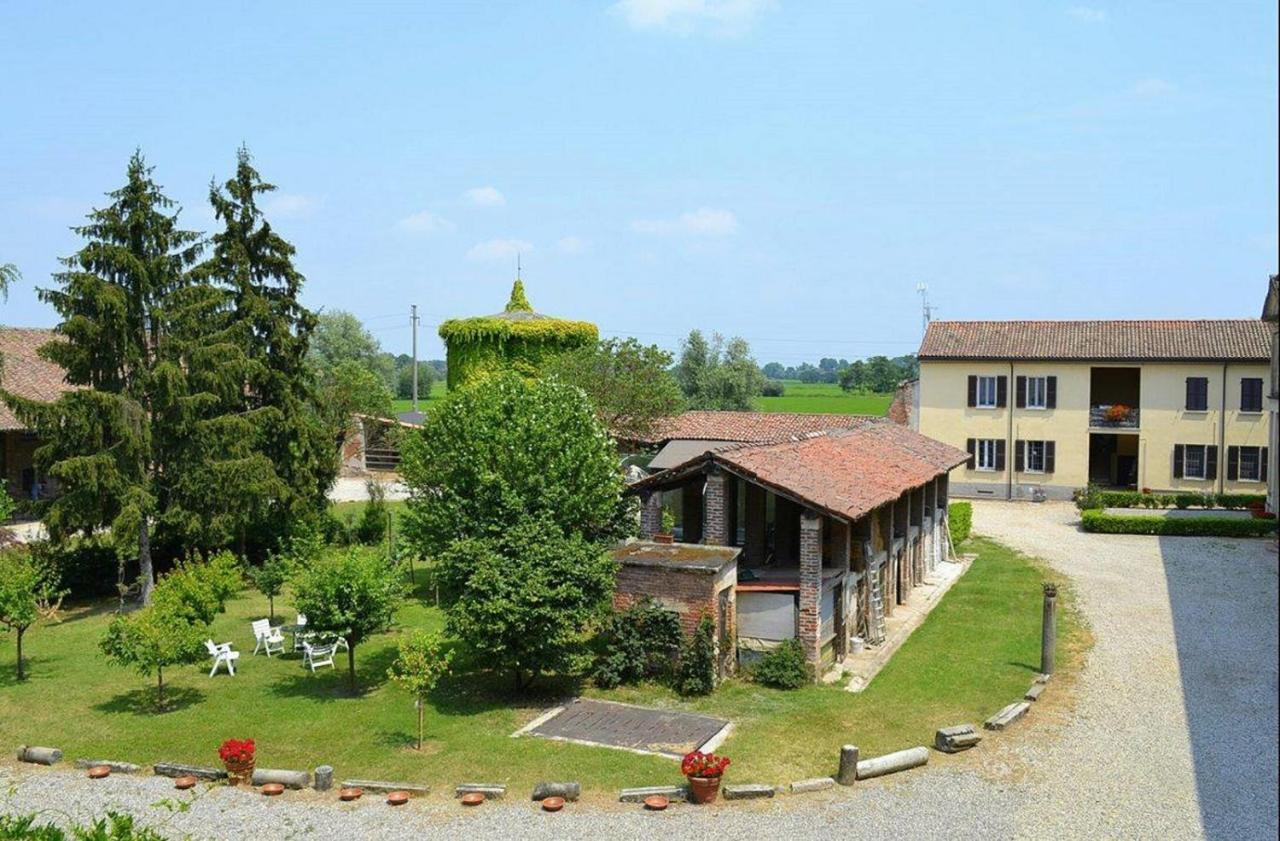 Agriturismo Fiamberta Bed & Breakfast Certosa di Pavia Exterior photo