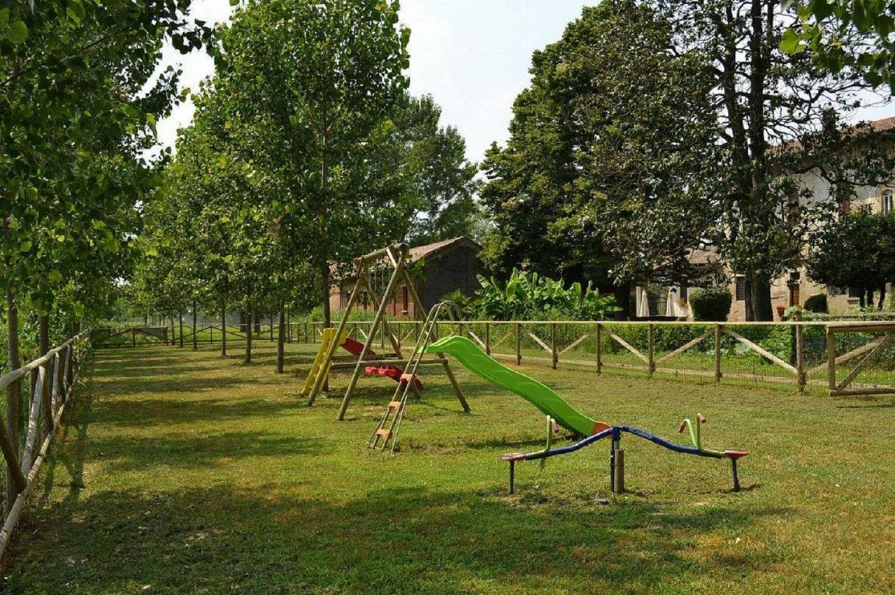 Agriturismo Fiamberta Bed & Breakfast Certosa di Pavia Exterior photo